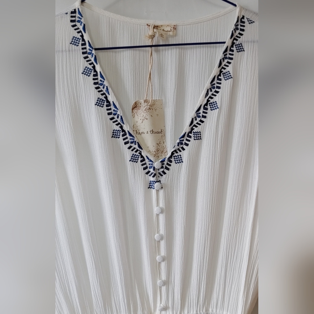 Hem & Thread Embroidered Ruffled Romper Med NWT - Picture 4 of 11